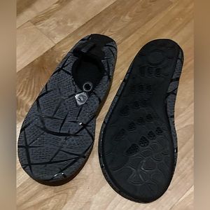 Souliers d'eau pour femme 9-10 NEUFS